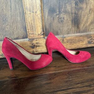 Chic Red Suede Heels